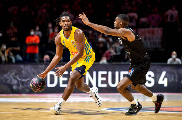 依然坚持启 依然坚持启