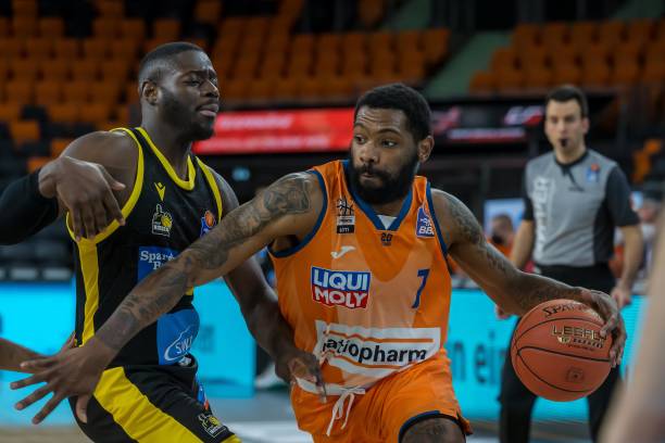 社交媒体上 社交媒体上